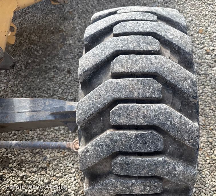 image for item EV1878 1998 New Holland 575E  backhoe