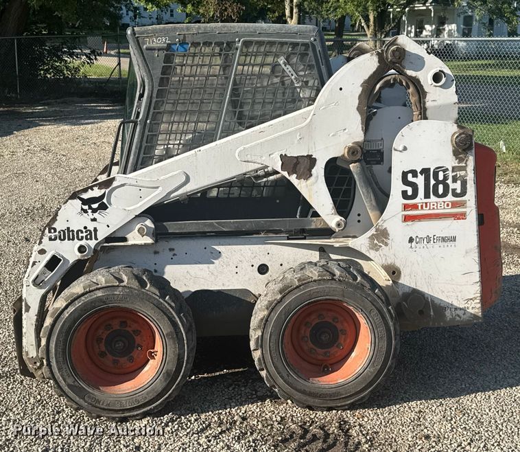 image for item EV1879 2005 Bobcat S185 skid steer loader