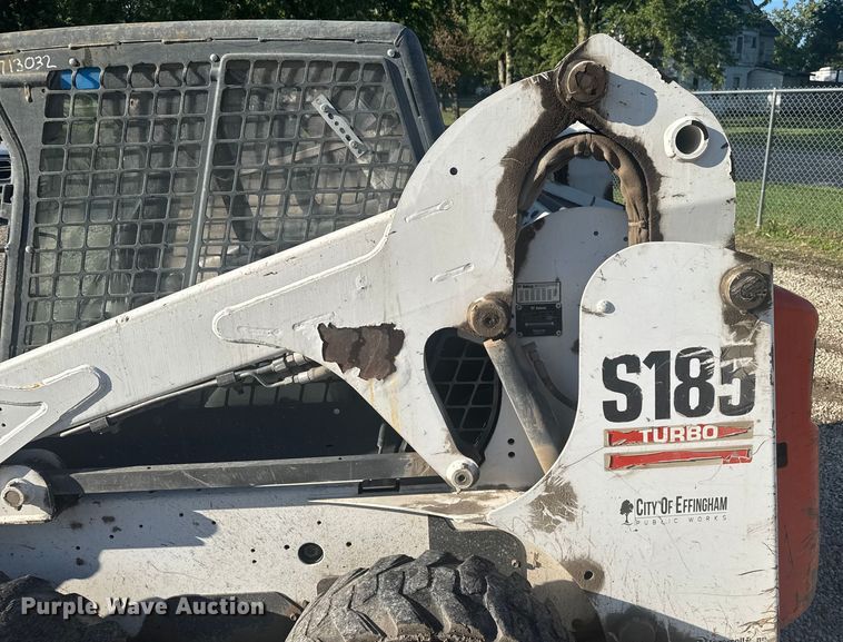 image for item EV1879 2005 Bobcat S185 skid steer loader