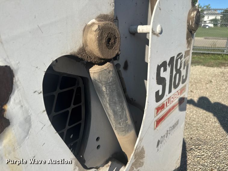 image for item EV1879 2005 Bobcat S185 skid steer loader