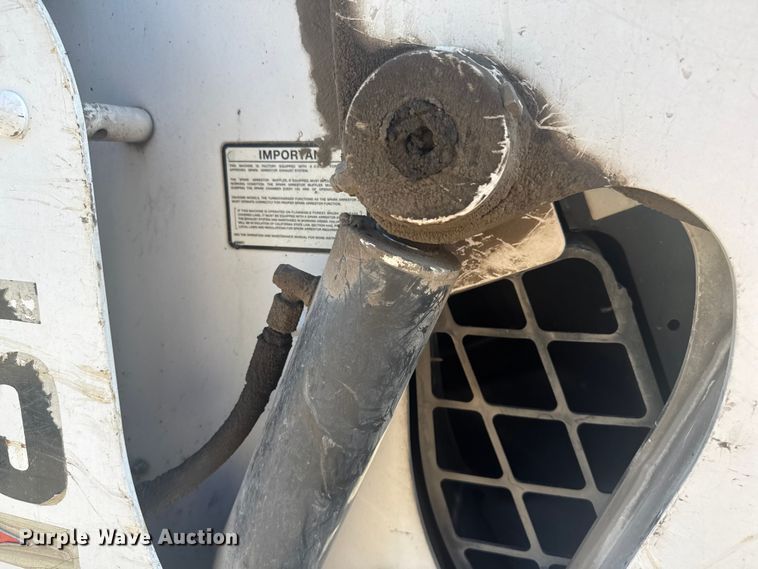 image for item EV1879 2005 Bobcat S185 skid steer loader