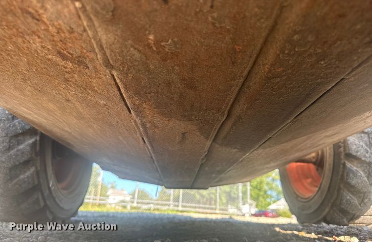 image for item EV1879 2005 Bobcat S185 skid steer loader