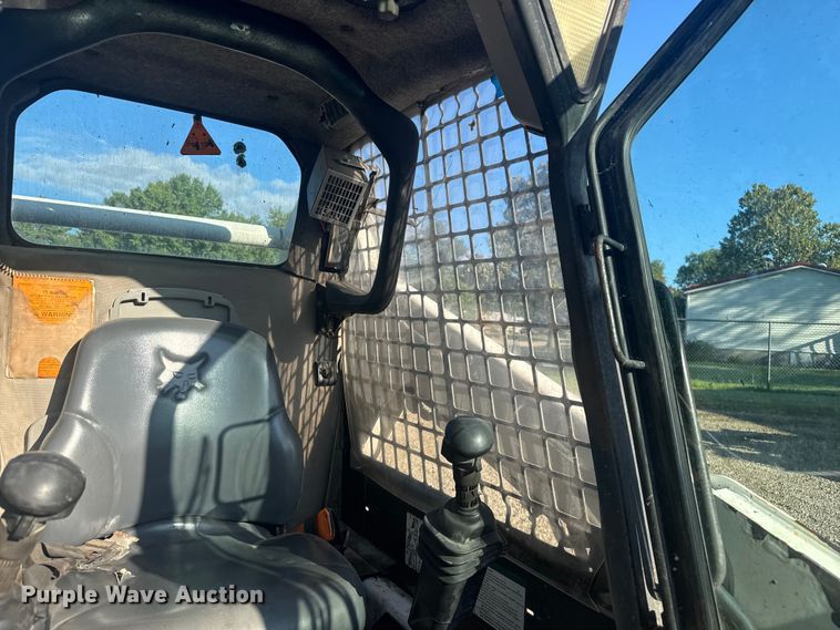 image for item EV1879 2005 Bobcat S185 skid steer loader