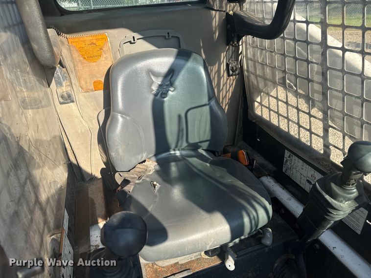 image for item EV1879 2005 Bobcat S185 skid steer loader