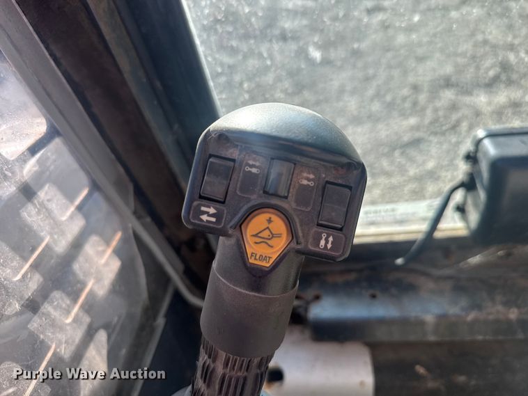 image for item EV1879 2005 Bobcat S185 skid steer loader