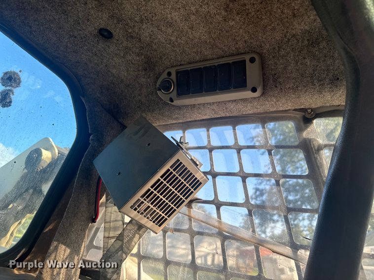 image for item EV1879 2005 Bobcat S185 skid steer loader