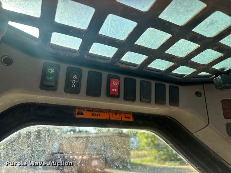 image for item EV1879 2005 Bobcat S185 skid steer loader