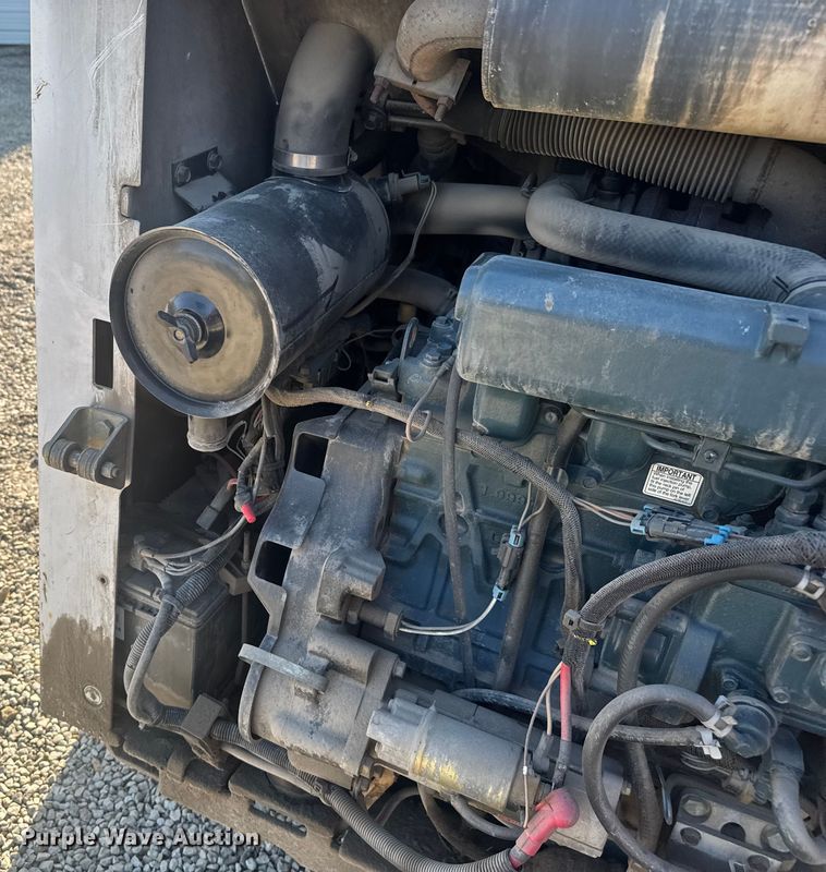 image for item EV1879 2005 Bobcat S185 skid steer loader