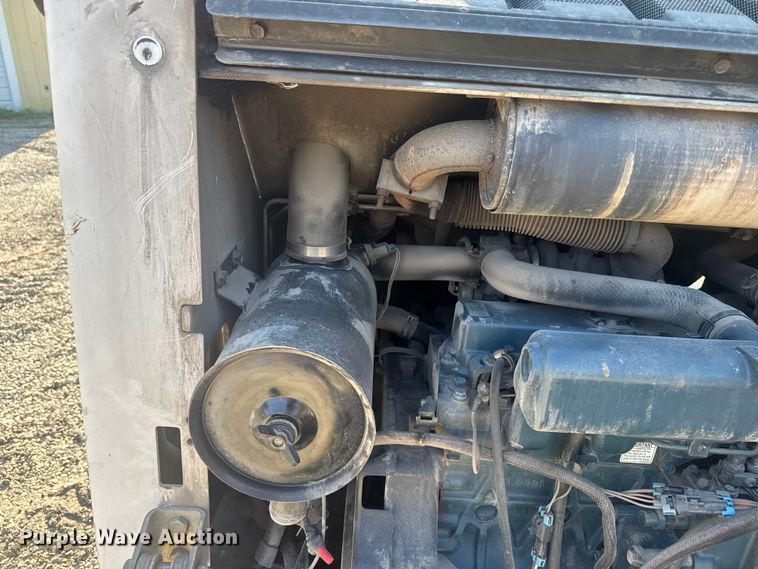 image for item EV1879 2005 Bobcat S185 skid steer loader