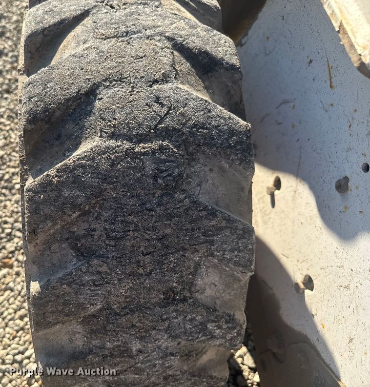 image for item EV1879 2005 Bobcat S185 skid steer loader