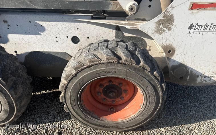 image for item EV1879 2005 Bobcat S185 skid steer loader
