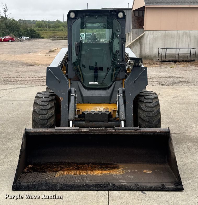 MINI CARGADOR SOBRE RUEDAS 2010 JOHN DEERE 328D