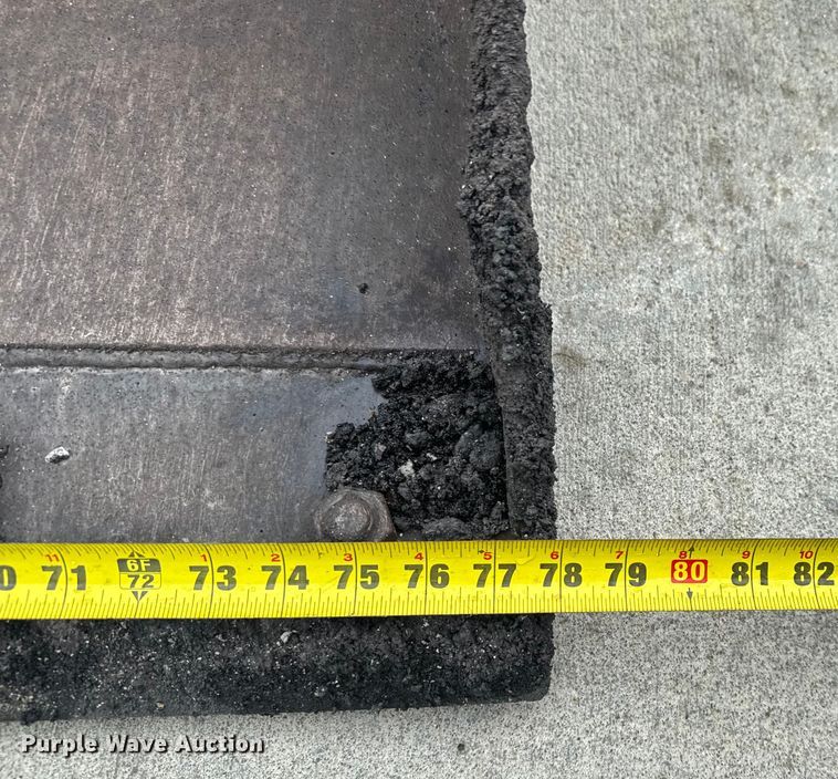 image for item EV1903 2010 John Deere 328D  skid steer loader