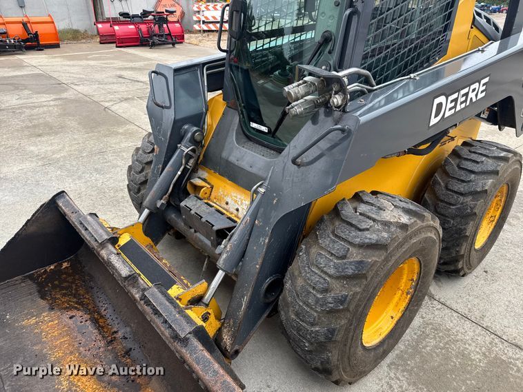 image for item EV1903 2010 John Deere 328D  skid steer loader