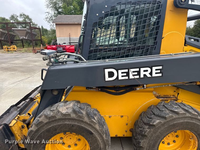 image for item EV1903 2010 John Deere 328D  skid steer loader