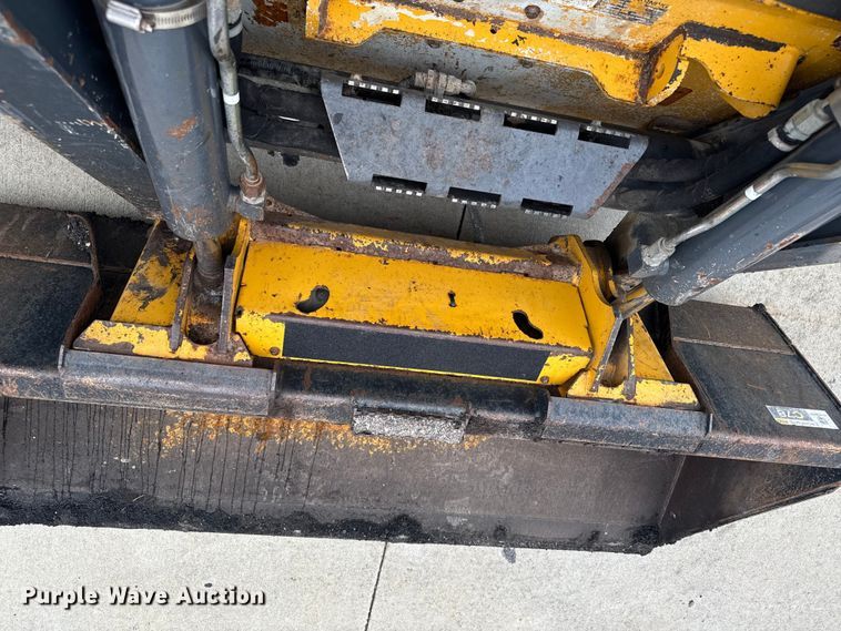 image for item EV1903 2010 John Deere 328D  skid steer loader