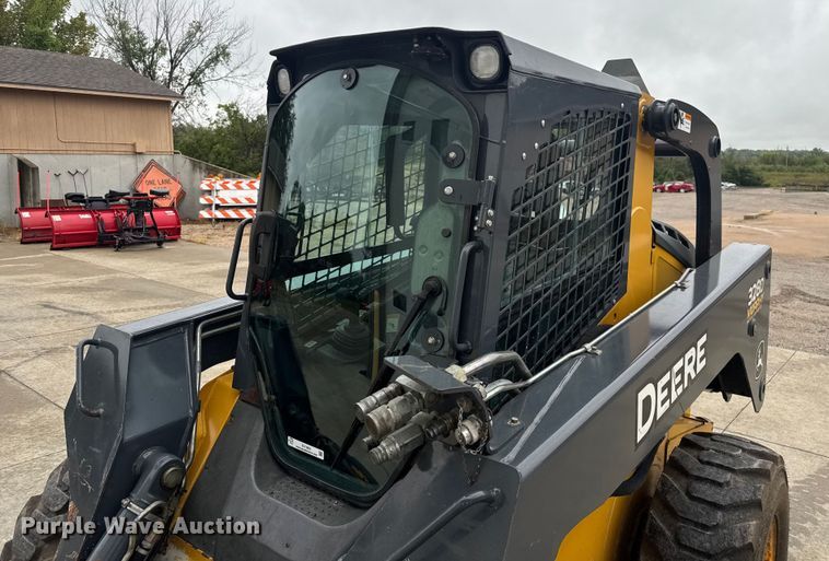 image for item EV1903 2010 John Deere 328D  skid steer loader