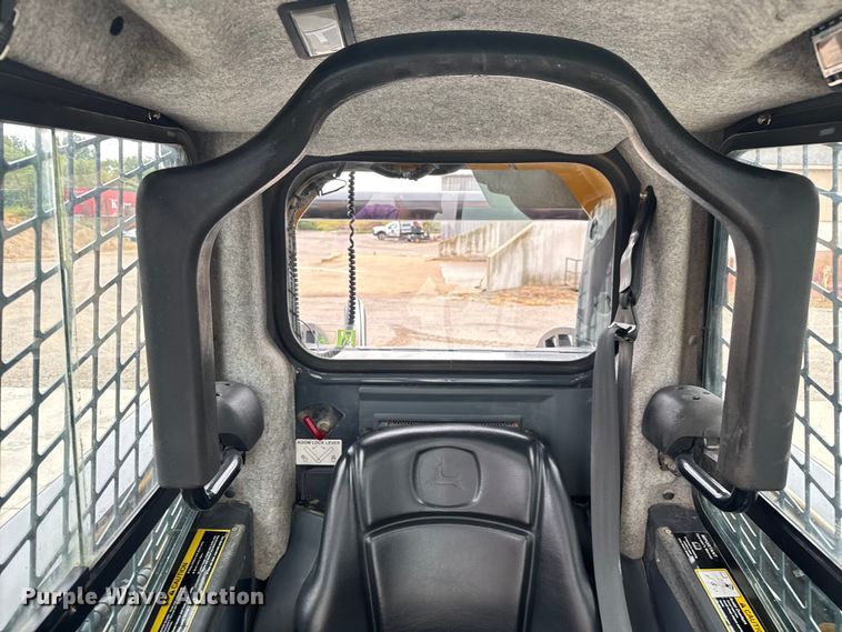 image for item EV1903 2010 John Deere 328D  skid steer loader