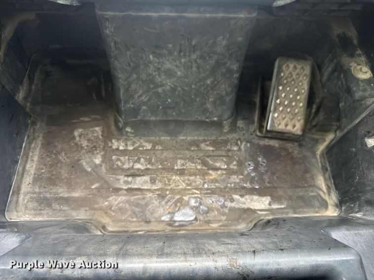 image for item EV1903 2010 John Deere 328D  skid steer loader