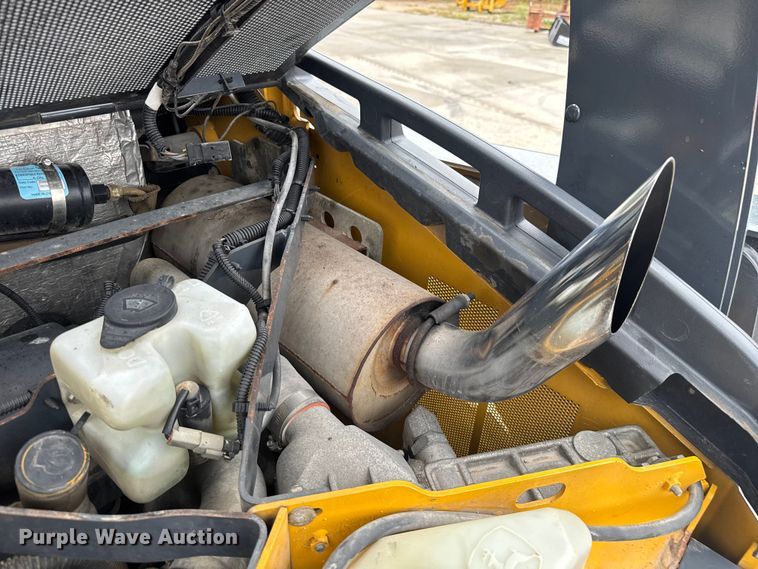 image for item EV1903 2010 John Deere 328D  skid steer loader