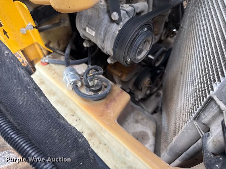 image for item EV1903 2010 John Deere 328D  skid steer loader