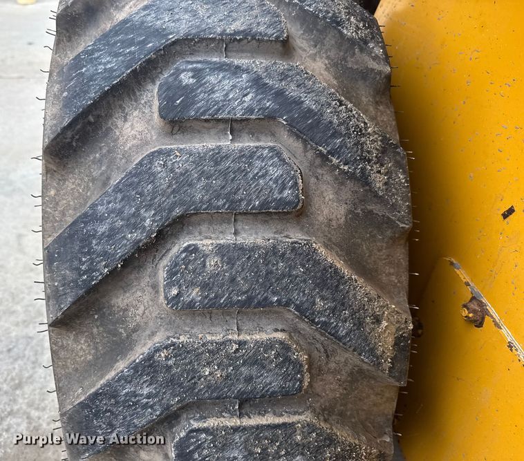 image for item EV1903 2010 John Deere 328D  skid steer loader