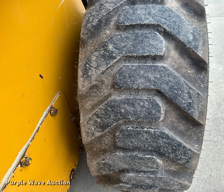 image for item EV1903 2010 John Deere 328D  skid steer loader