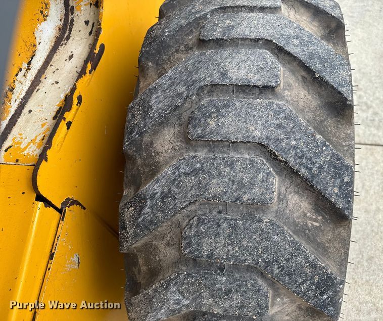 image for item EV1903 2010 John Deere 328D  skid steer loader