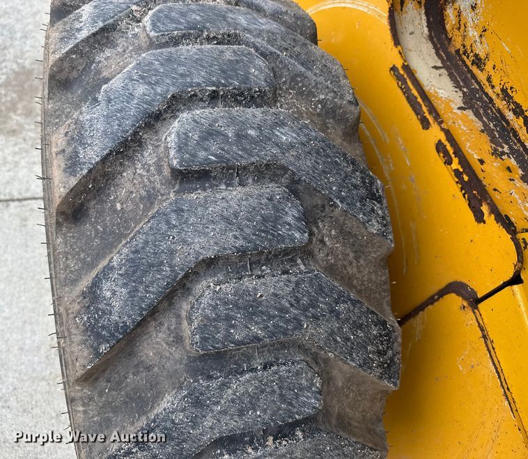 image for item EV1903 2010 John Deere 328D  skid steer loader