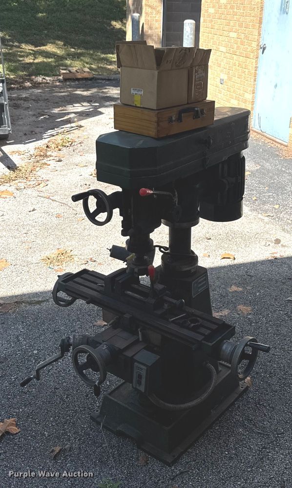 image for item EV1937 Jet JVM-626 milling machine