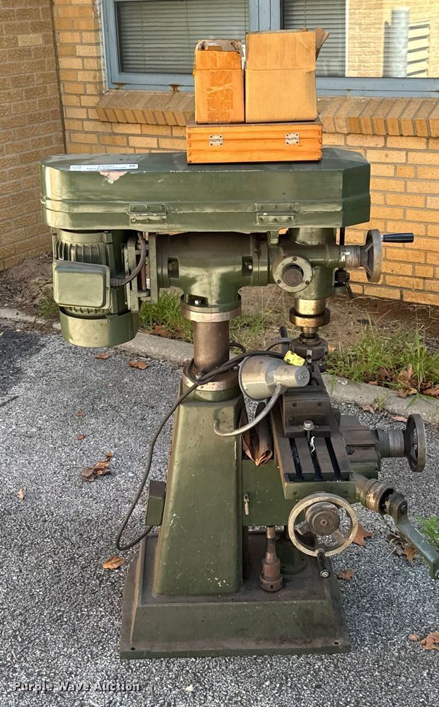 image for item EV1937 Jet JVM-626 milling machine