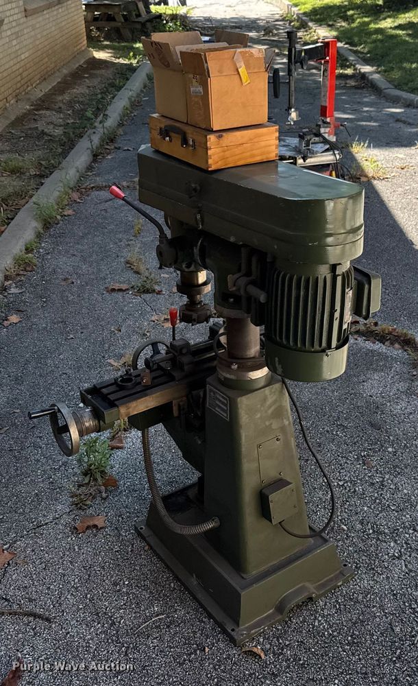 image for item EV1937 Jet JVM-626 milling machine