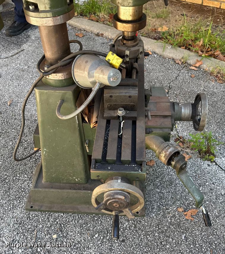 image for item EV1937 Jet JVM-626 milling machine