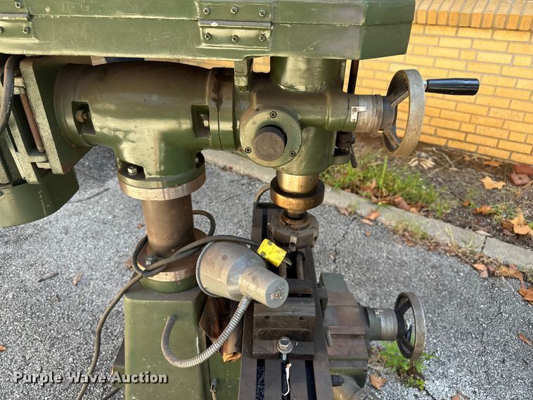 image for item EV1937 Jet JVM-626 milling machine