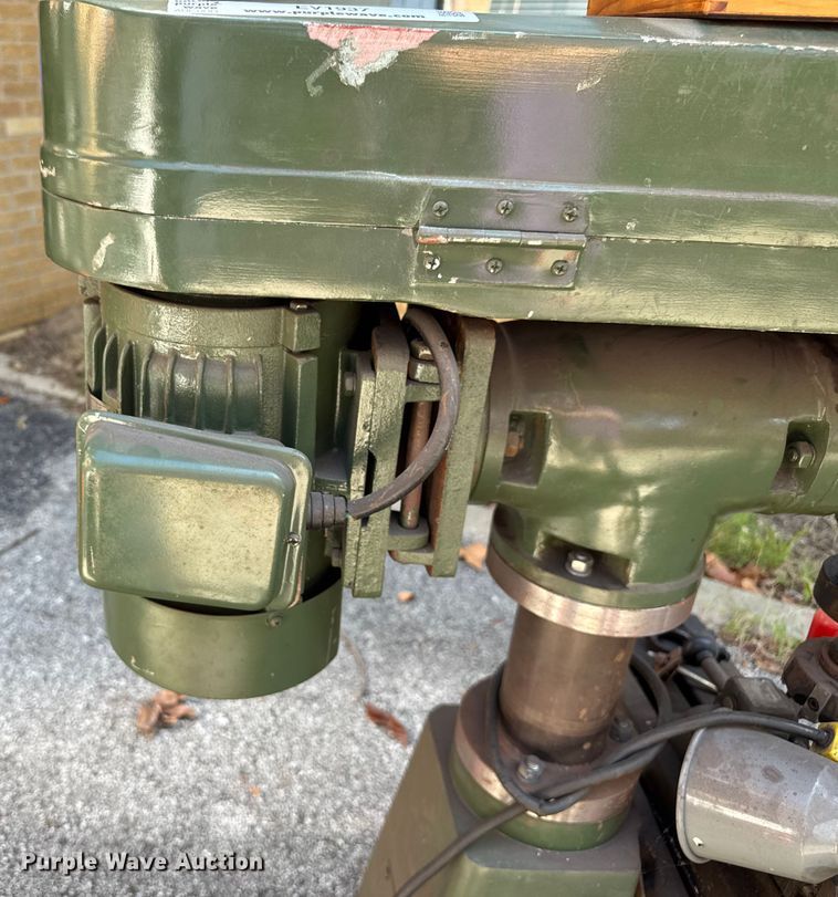 image for item EV1937 Jet JVM-626 milling machine