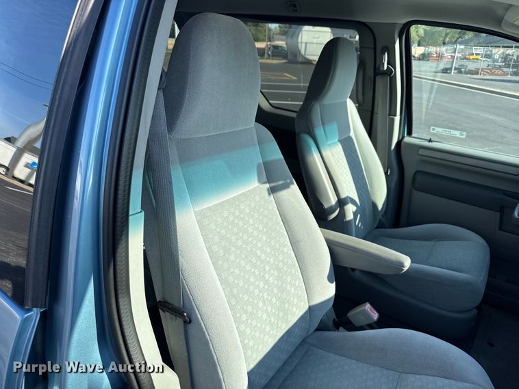 image for item EV1973 2007 Ford Freestar van