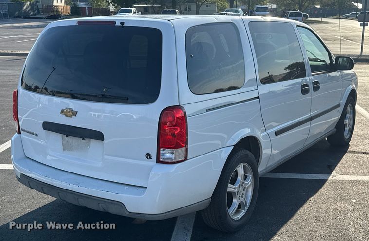 image for item EV1974 2008 Chevrolet Uplander van