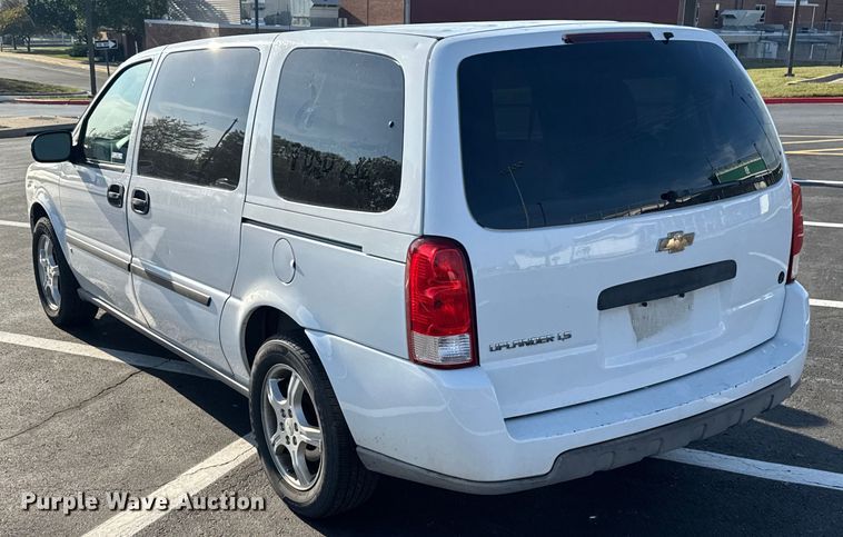 image for item EV1974 2008 Chevrolet Uplander van