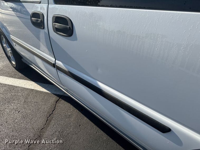 image for item EV1974 2008 Chevrolet Uplander van