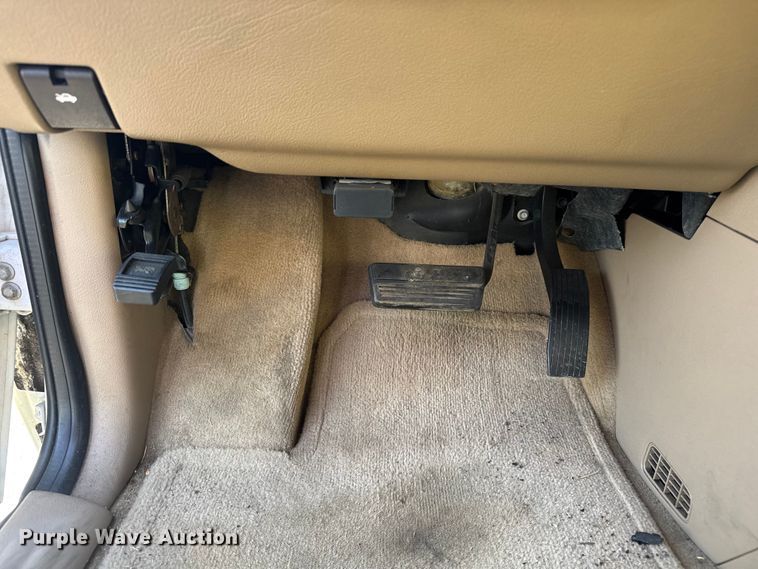 image for item EV1974 2008 Chevrolet Uplander van