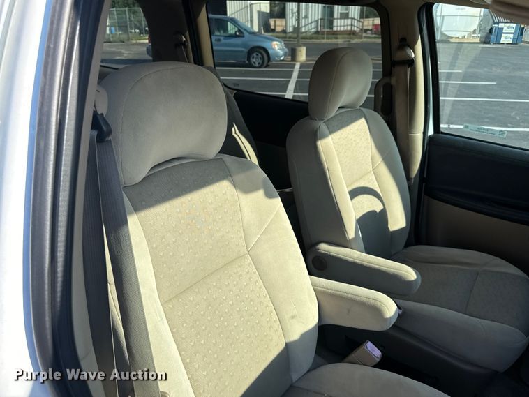 image for item EV1974 2008 Chevrolet Uplander van