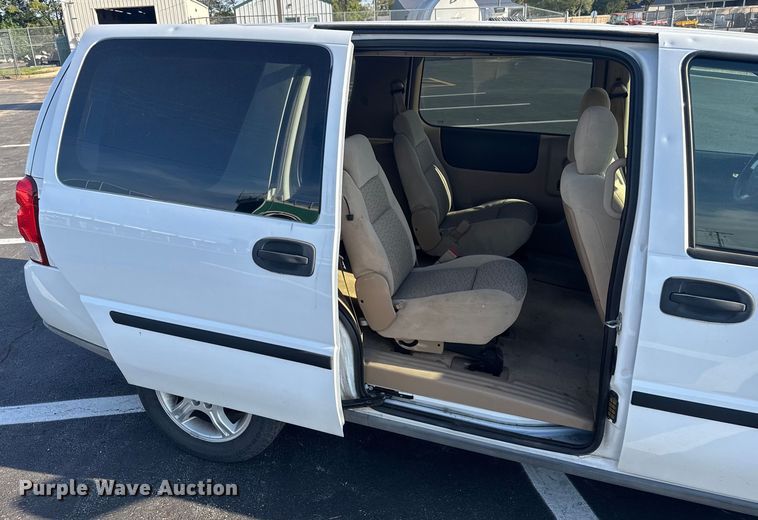 image for item EV1974 2008 Chevrolet Uplander van