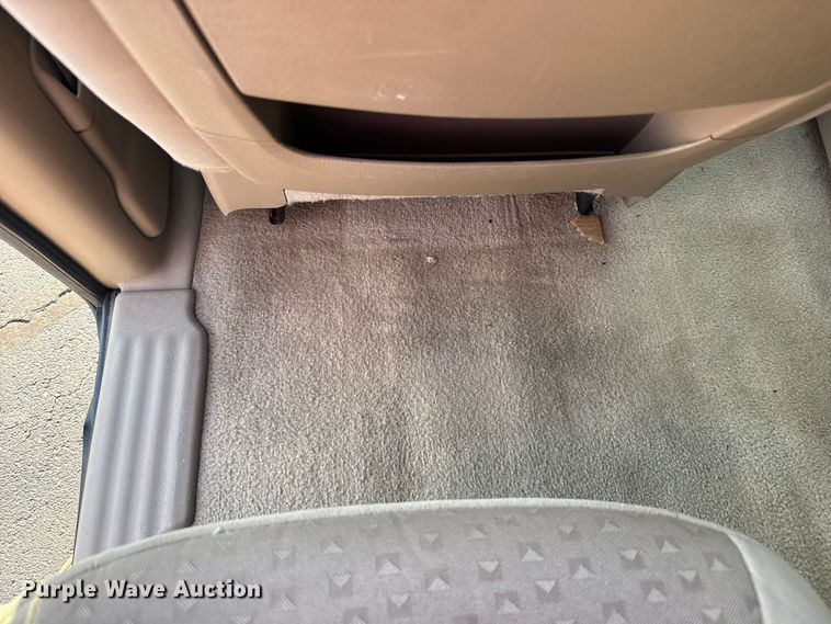 image for item EV1974 2008 Chevrolet Uplander van