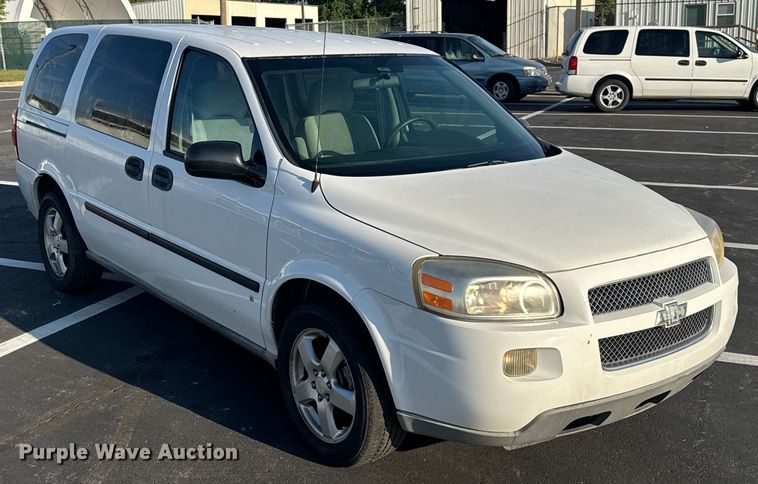 image for item EV1975 2008 Chevrolet Uplander LS van