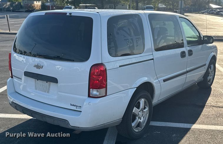 image for item EV1975 2008 Chevrolet Uplander LS van
