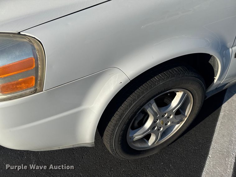 image for item EV1975 2008 Chevrolet Uplander LS van