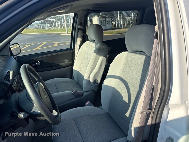 image for item EV1975 2008 Chevrolet Uplander LS van