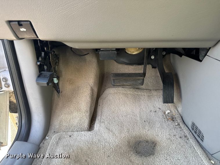 image for item EV1975 2008 Chevrolet Uplander LS van