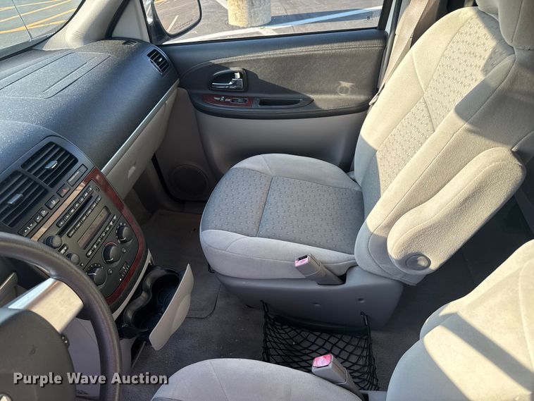 image for item EV1975 2008 Chevrolet Uplander LS van