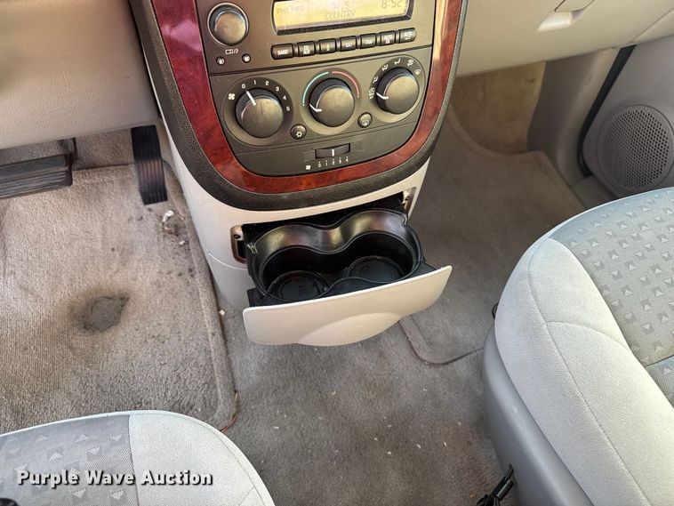 image for item EV1975 2008 Chevrolet Uplander LS van